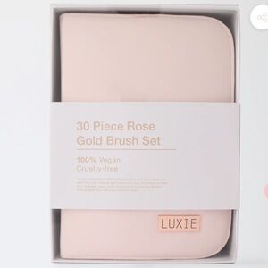 Luxie 30 Piece Brush Set - Rose Gold BRAND NEW/SEALED
